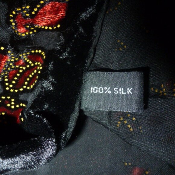 Elegant 100% Silk Burnout Velvet Scarf – Red Roses, Tassels, Perfect Gift - Picture 11 of 12